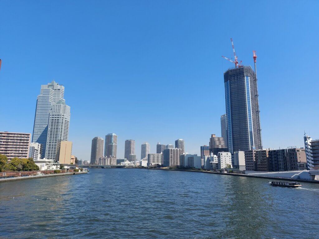 東京の水上でのドローン撮影